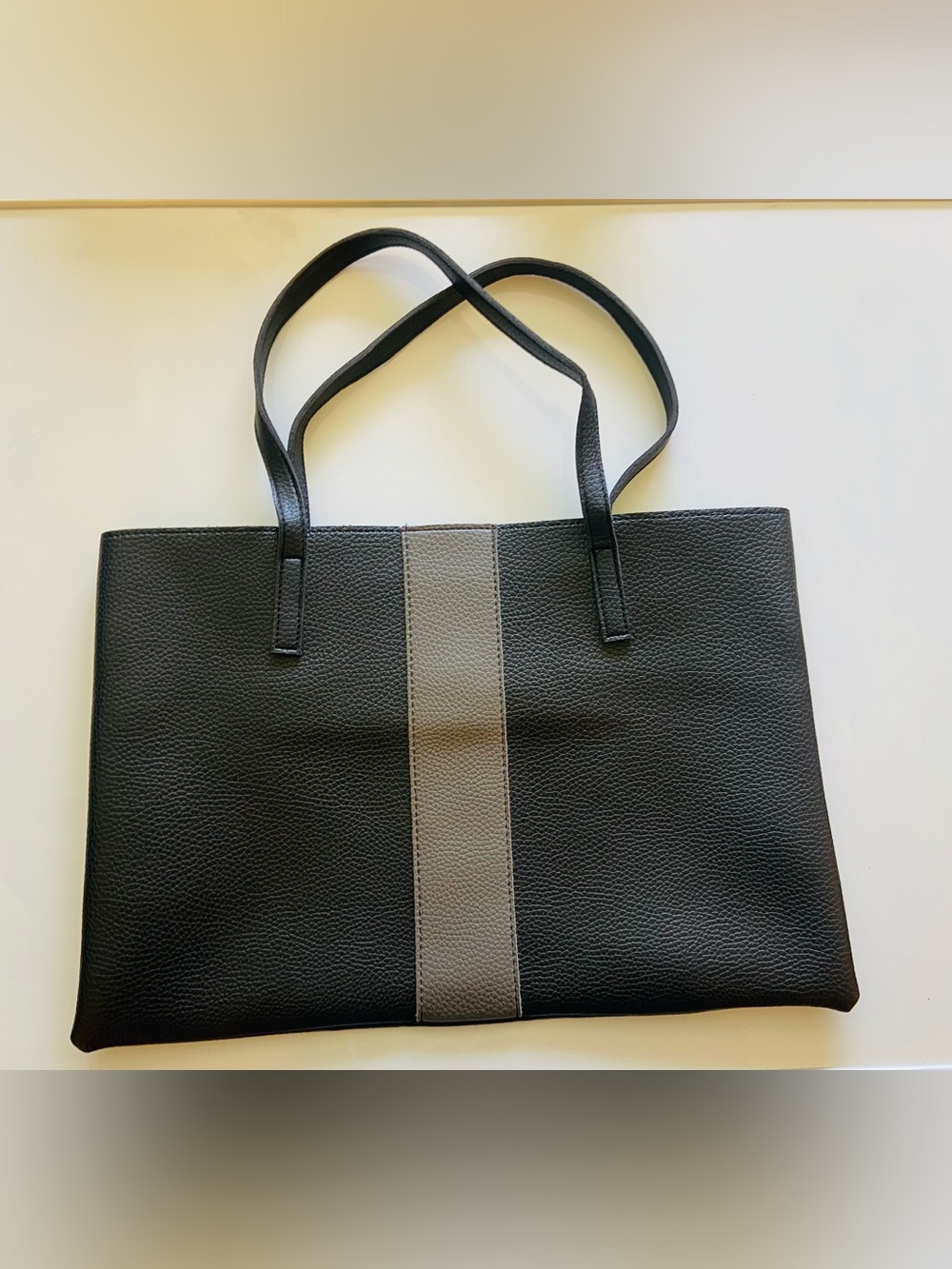 Vince Comuto Tote Bag Purse Vegan Leather Womens or Mens Bag On the Go